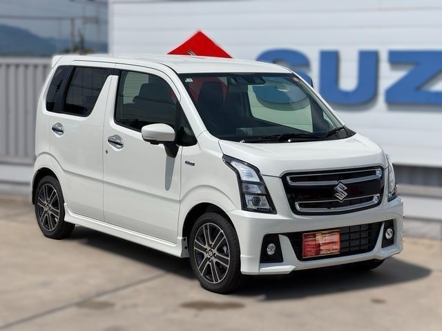 Suzuki Wagon R Stingray 2023–2025 - white exterior